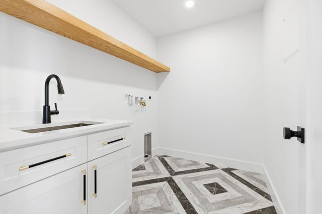 3 Brantwood Ln, Burlington, MA 01803
