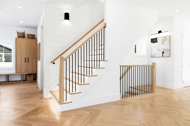 3 Brantwood Ln, Burlington, MA 01803