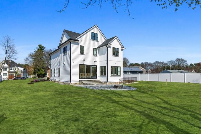 3 Brantwood Ln, Burlington, MA 01803