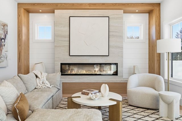 3 Brantwood Ln, Burlington, MA 01803