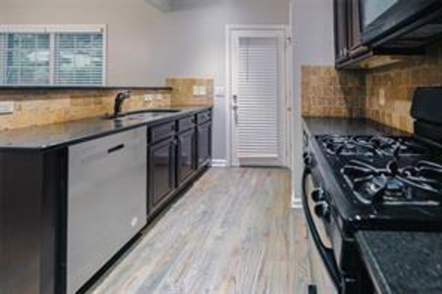 1925 Appaloosa Mill Circle, Buford, GA 30519