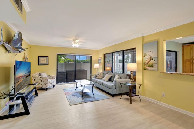 3209 S Lakeview Circle 8-101, Hutchinson Island, FL 34949