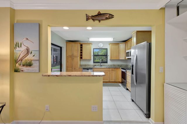 3209 S Lakeview Circle 8-101, Hutchinson Island, FL 34949