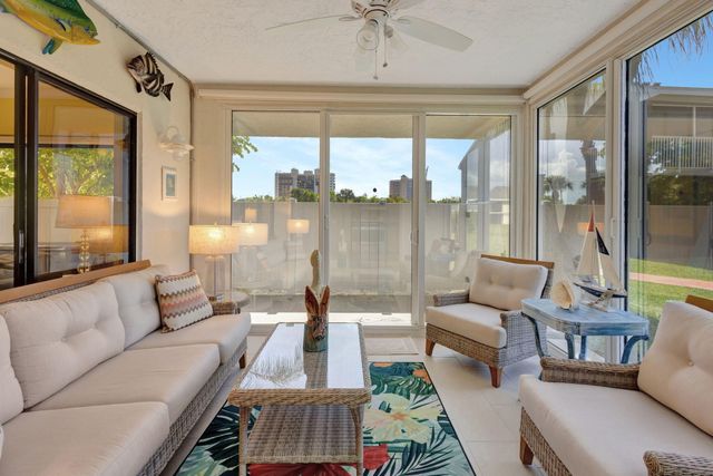 3209 S Lakeview Circle 8-101, Hutchinson Island, FL 34949