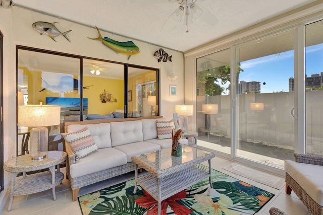 3209 S Lakeview Circle 8-101, Hutchinson Island, FL 34949