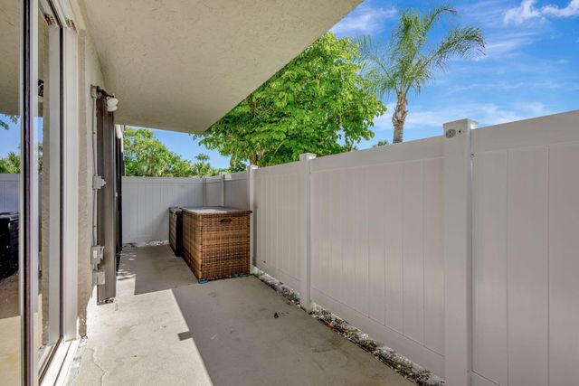 3209 S Lakeview Circle 8-101, Hutchinson Island, FL 34949