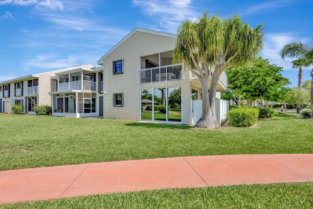3209 S Lakeview Circle 8-101, Hutchinson Island, FL 34949