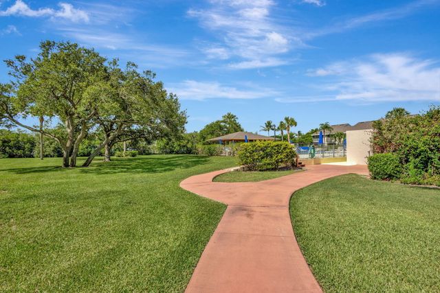 3209 S Lakeview Circle 8-101, Hutchinson Island, FL 34949