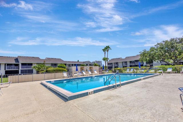 3209 S Lakeview Circle 8-101, Hutchinson Island, FL 34949