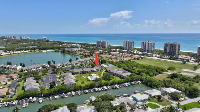 3209 S Lakeview Circle 8-101, Hutchinson Island, FL 34949