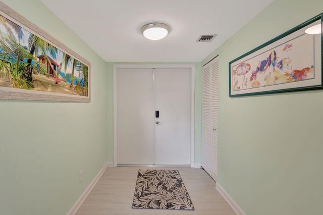 3209 S Lakeview Circle 8-101, Hutchinson Island, FL 34949