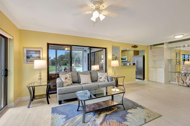 3209 S Lakeview Circle 8-101, Hutchinson Island, FL 34949