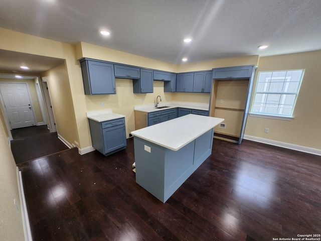 38 Carlota, San Antonio, TX 78228