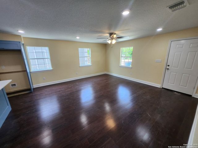 38 Carlota, San Antonio, TX 78228