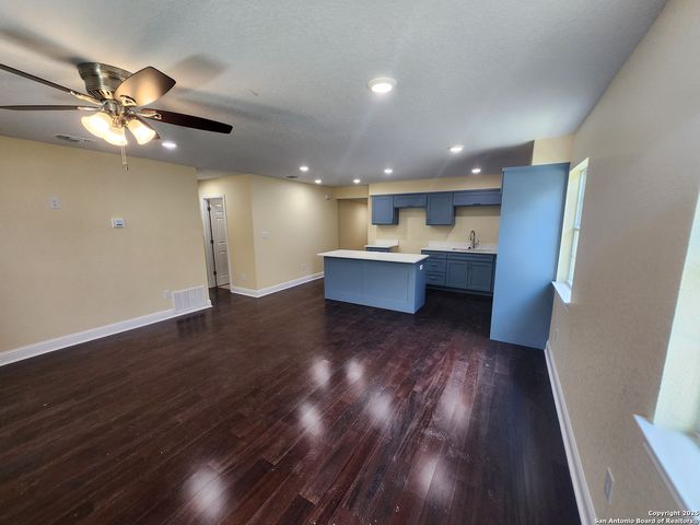 38 Carlota, San Antonio, TX 78228