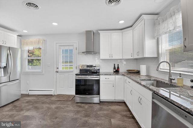 112 WALNUT ST, Centreville, MD 21617