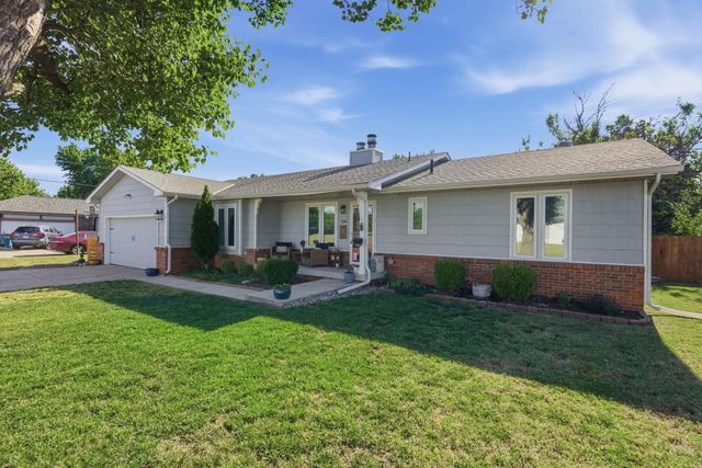 1414 Tanglewood Ct, Rose Hill, KS 67133