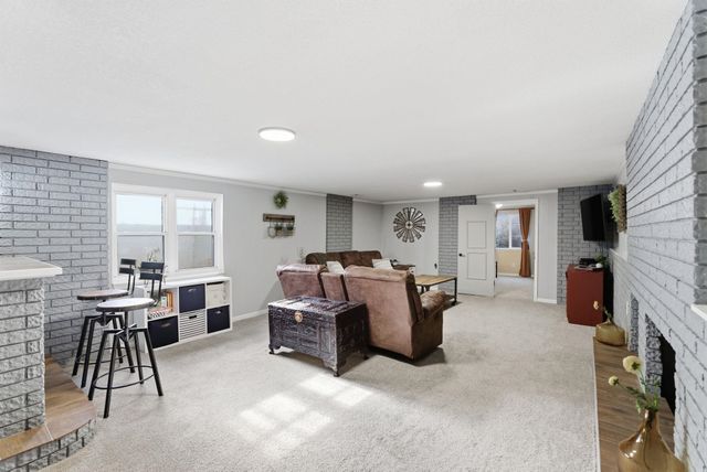 1414 Tanglewood Ct, Rose Hill, KS 67133