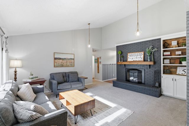 1414 Tanglewood Ct, Rose Hill, KS 67133