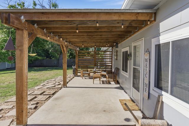 1414 Tanglewood Ct, Rose Hill, KS 67133