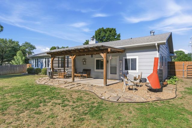 1414 Tanglewood Ct, Rose Hill, KS 67133