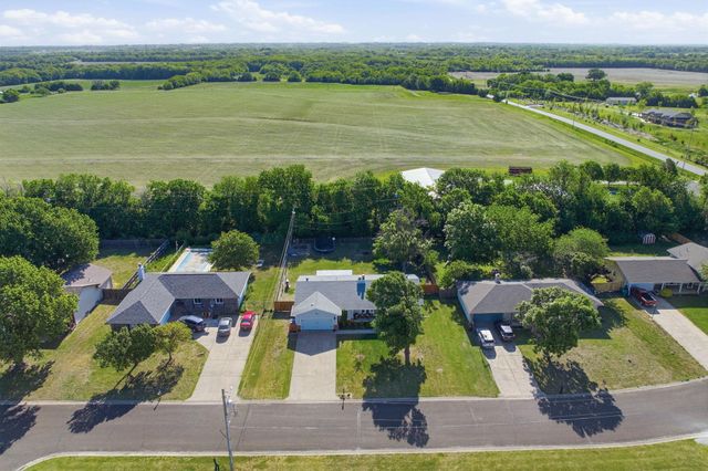 1414 Tanglewood Ct, Rose Hill, KS 67133