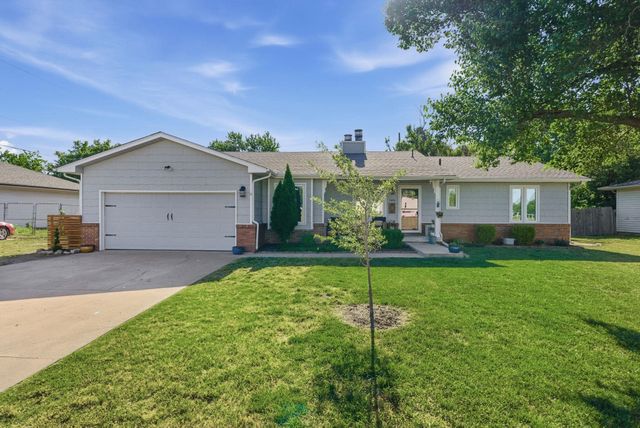 1414 Tanglewood Ct, Rose Hill, KS 67133