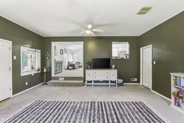 1414 Tanglewood Ct, Rose Hill, KS 67133
