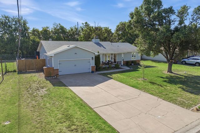 1414 Tanglewood Ct, Rose Hill, KS 67133