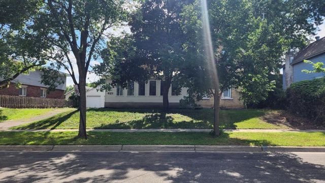 621 8th Avenue N, Saint Cloud, MN 56303