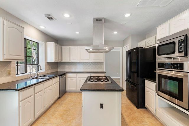 183 S Rushwing Circle, The Woodlands, TX 77381