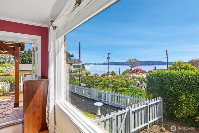 6917 Rainier Avenue, Gig Harbor, WA 98335