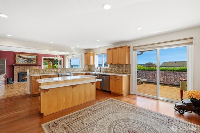 6917 Rainier Avenue, Gig Harbor, WA 98335