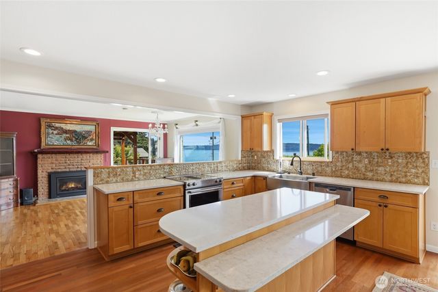 6917 Rainier Avenue, Gig Harbor, WA 98335