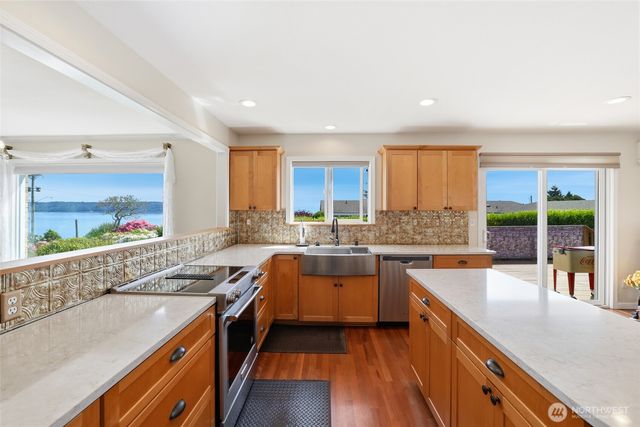 6917 Rainier Avenue, Gig Harbor, WA 98335