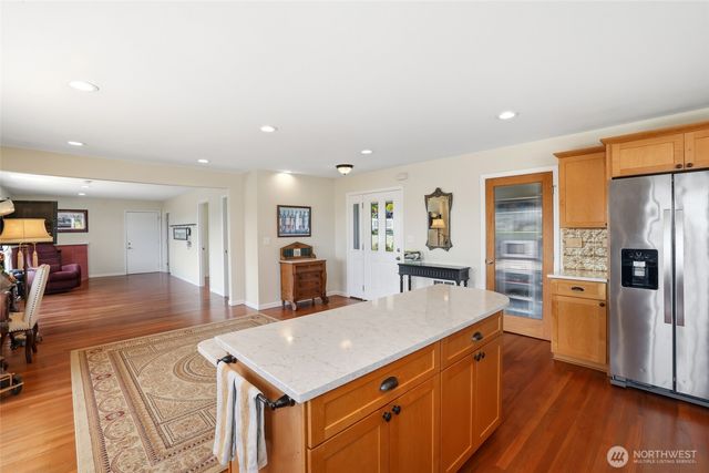 6917 Rainier Avenue, Gig Harbor, WA 98335