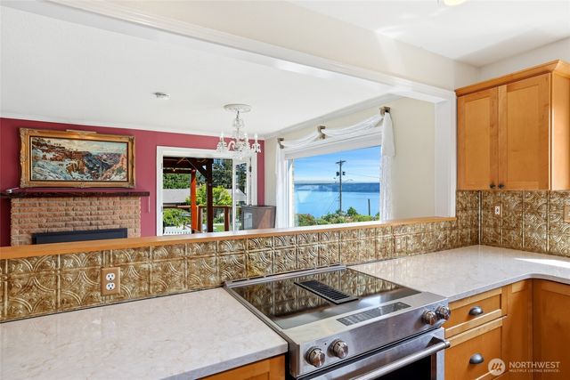 6917 Rainier Avenue, Gig Harbor, WA 98335