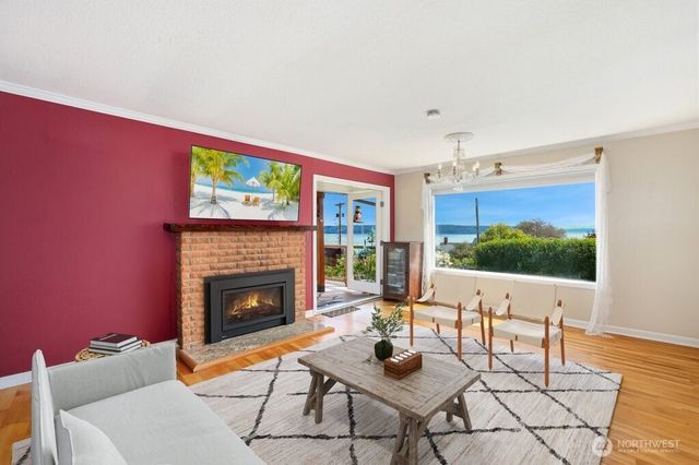 6917 Rainier Avenue, Gig Harbor, WA 98335
