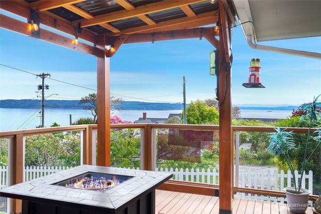 6917 Rainier Avenue, Gig Harbor, WA 98335
