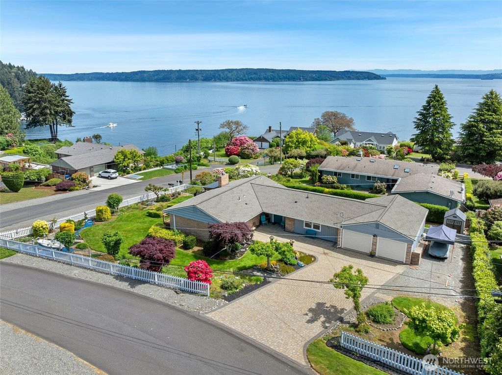 6917 Rainier Avenue, Gig Harbor, WA 98335