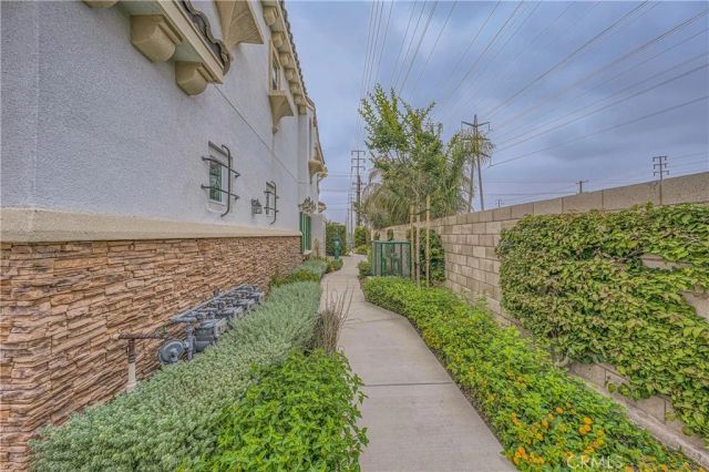 2728 W Ball Road, Anaheim, CA 92804