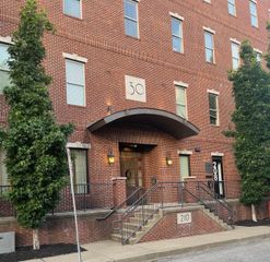 210 30th Ave N Apt 201, Nashville, TN 37203