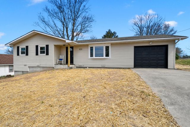620 N Buffalo Street, Marshfield, MO 65706