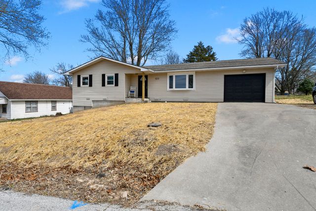 620 N Buffalo Street, Marshfield, MO 65706