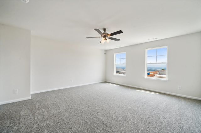 107 FIELDCREST LN, Staunton, VA 24401