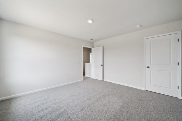 107 FIELDCREST LN, Staunton, VA 24401