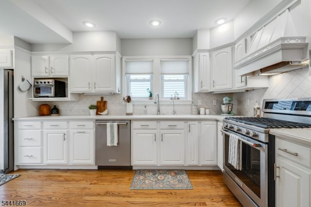 19 Buckingham Rd, West Orange Twp., NJ 07052