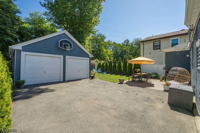 19 Buckingham Rd, West Orange Twp., NJ 07052