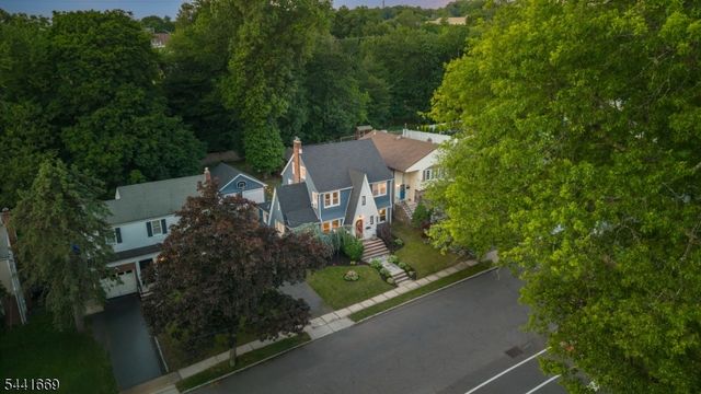 19 Buckingham Rd, West Orange Twp., NJ 07052