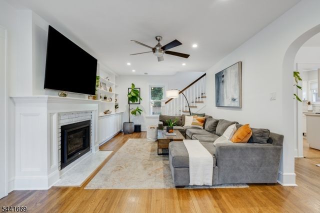 19 Buckingham Rd, West Orange Twp., NJ 07052